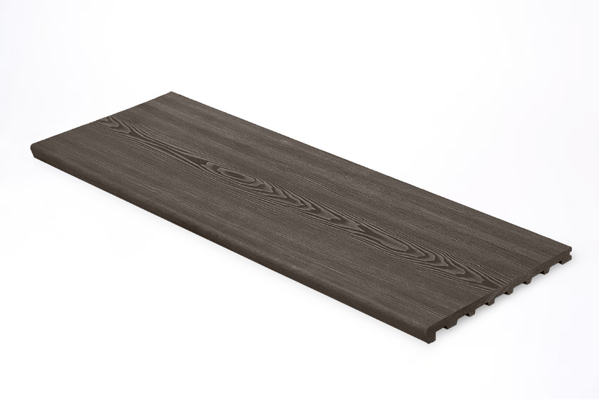Полнотелая ступень из террасной доски МПК+